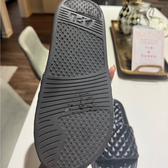 APL Lusso Slides - Picture 4 of 5